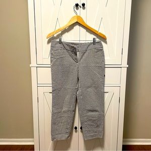 🤩Fun Pin Stripped Capri Dress Pants 🤩